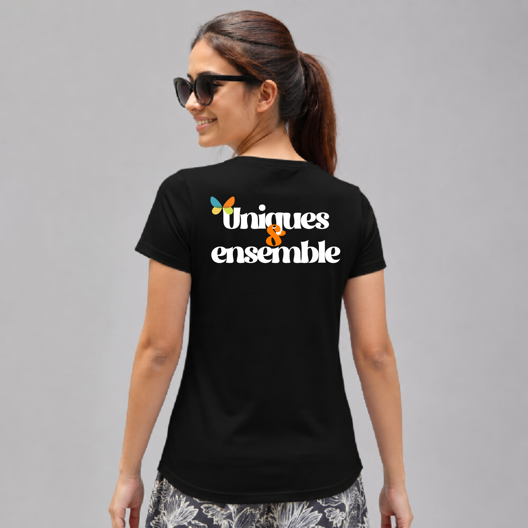 T-shirt adulte col en V Pré-commande – Image 2